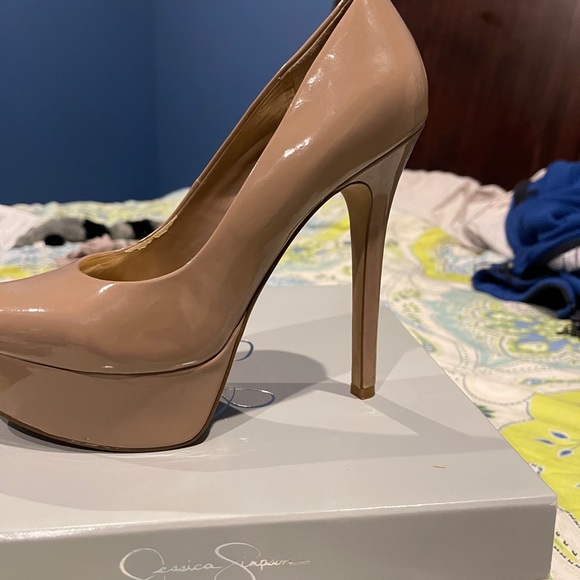 Shoes - Picture 4 of 8